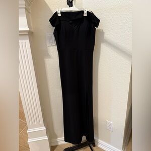 Windsor Black Maxi Dress with Keyhole Neckline